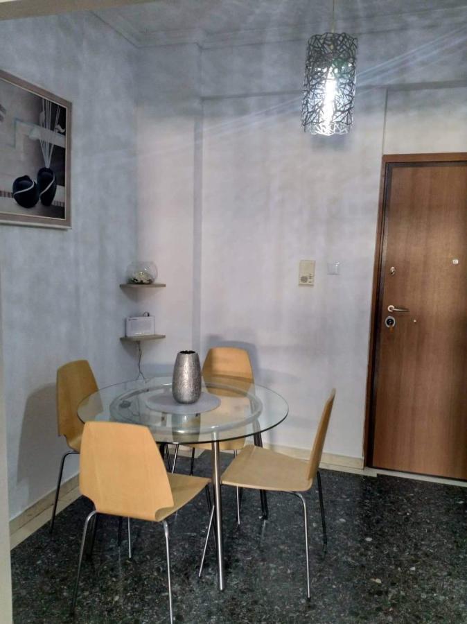 A Convenient Apartment In The Heart Of Atene Esterno foto