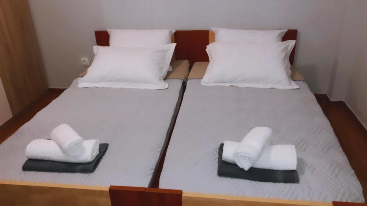 A Convenient Apartment In The Heart Of Atene Esterno foto
